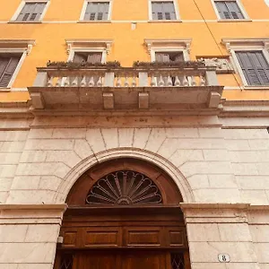 Apartamento Mario Number 8, Verona